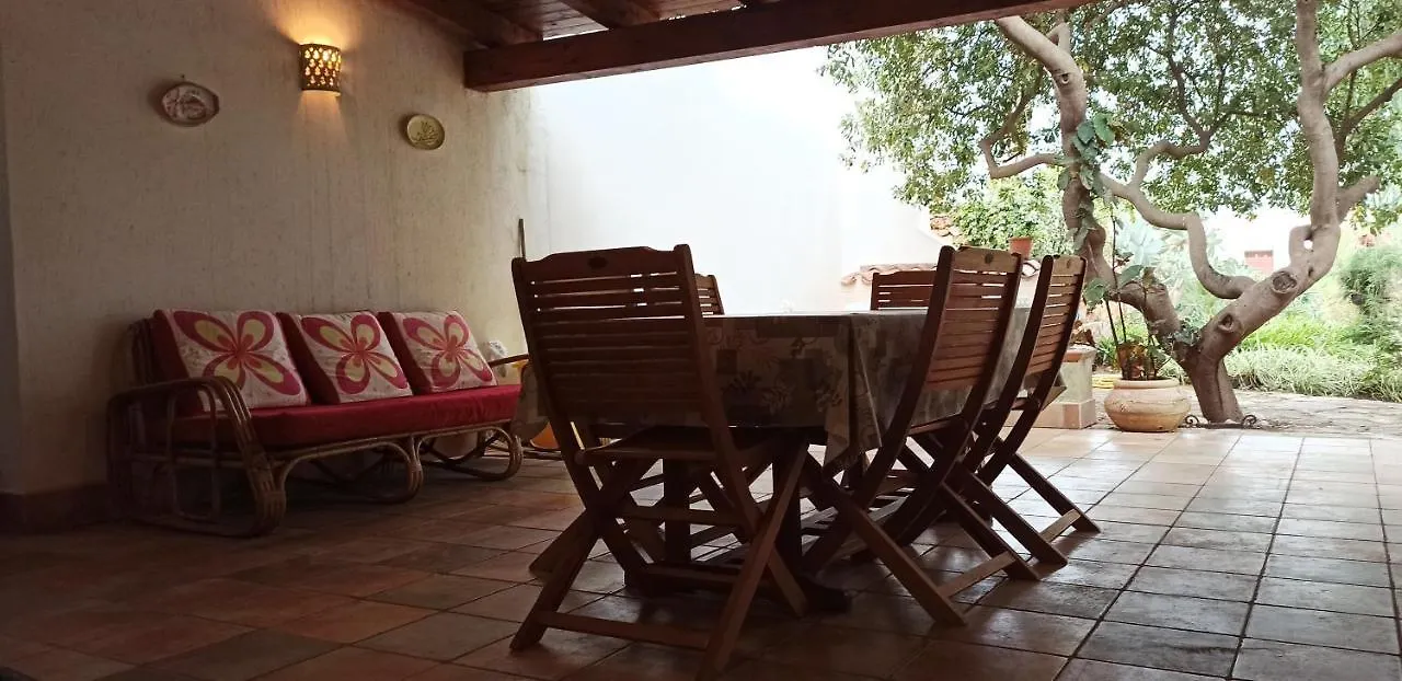 Villa Indipendente Con Patio Giardino E Parcheggio Castelluzzo Holiday home