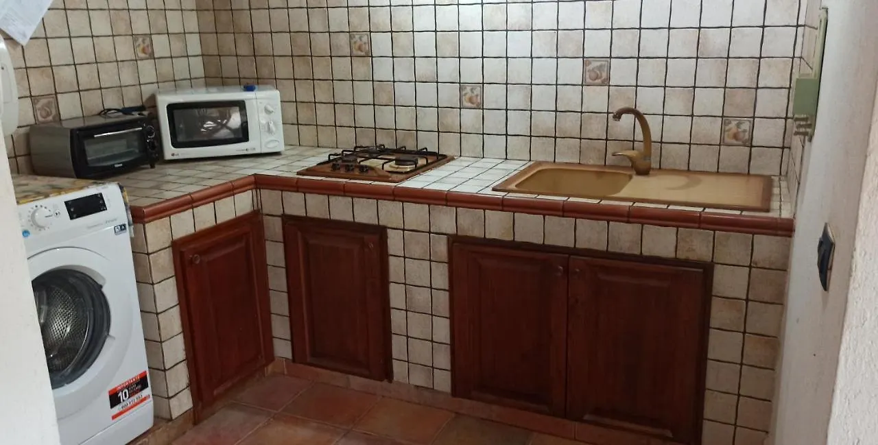 Дом отдыха Villa Indipendente Con Patio Giardino E Parcheggio Кастеллуццо