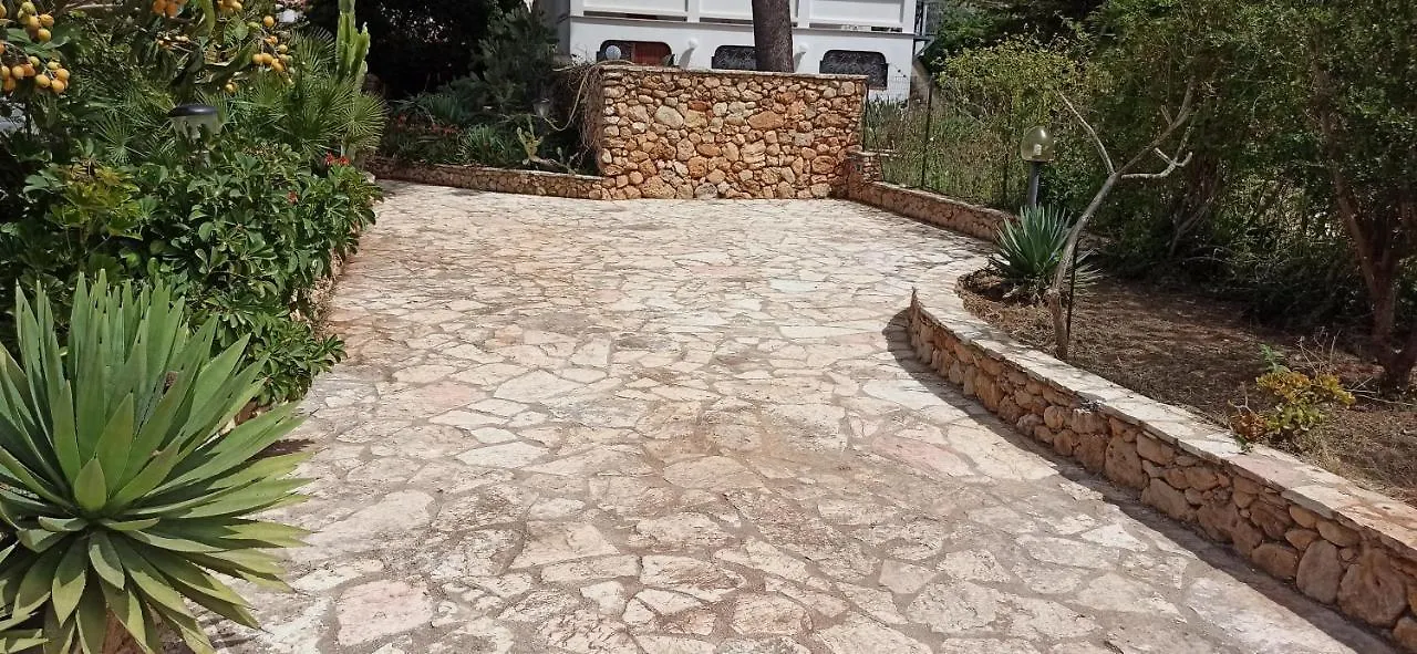 Holiday home Villa Indipendente Con Patio Giardino E Parcheggio Castelluzzo