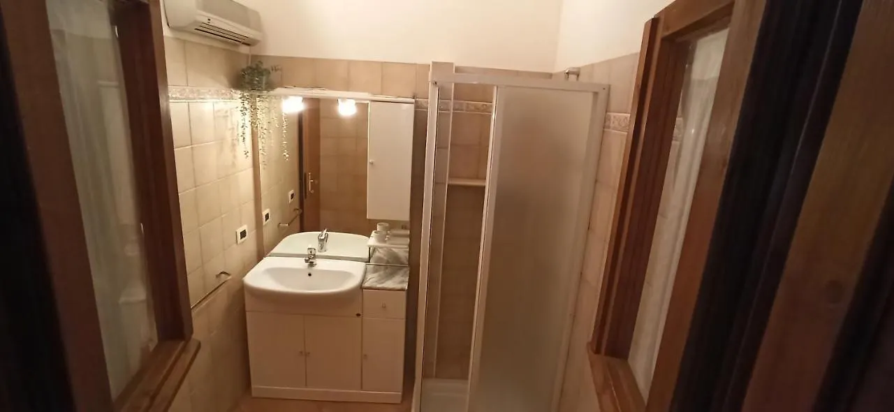 Holiday home Villa Indipendente Con Patio Giardino E Parcheggio Castelluzzo