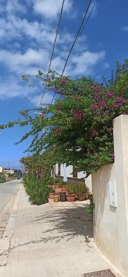 Semesterbostad Villa Indipendente Con Patio Giardino E Parcheggio Castelluzzo Italien