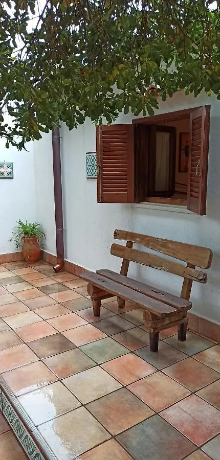 Villa Indipendente Con Patio Giardino E Parcheggio Castelluzzo Italien